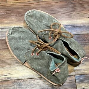 Satorisan women's Canvas Shoes. Like new. Size 38